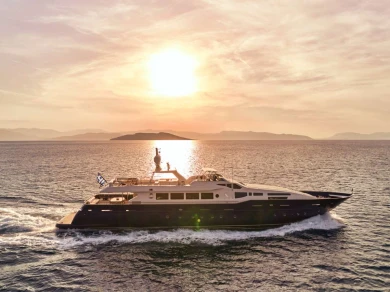Hire Luxury Yacht with or without skipper Technomar -I Le Pirée