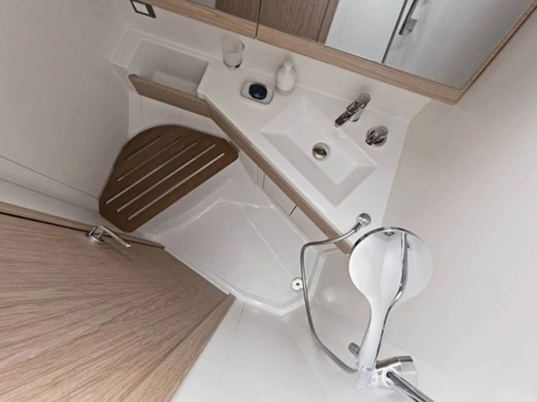 Bénéteau Oceanis 46.1 a louer à Le Pirée