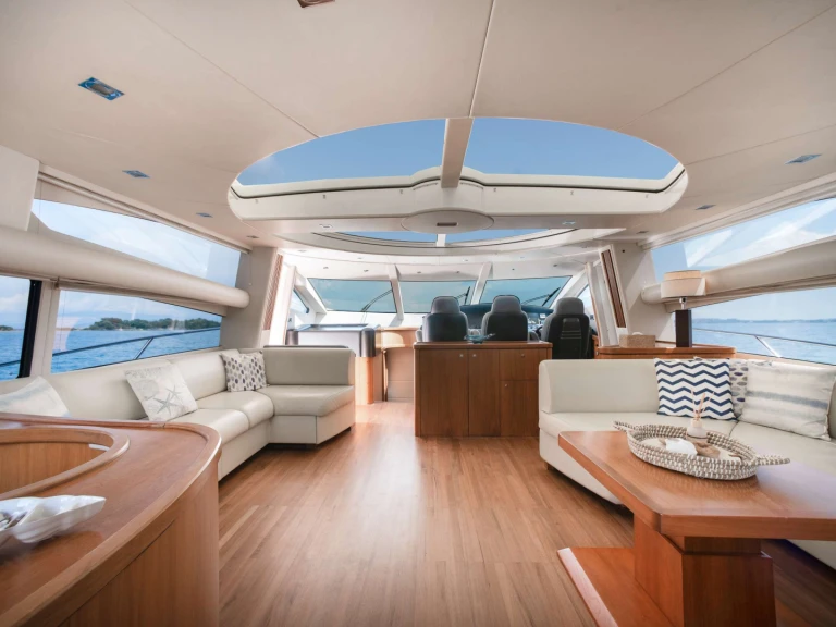 Location bateau Sunseeker PHOENIX à Gouviá sur Samboat