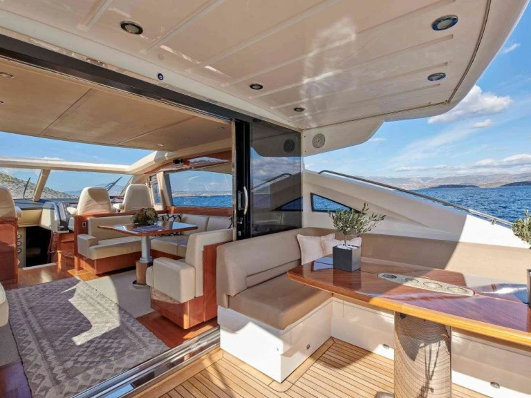 Location Yacht Princess, UK avec permis