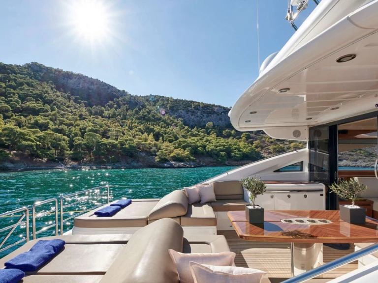 Yacht à louer à Athènes au meilleur prix