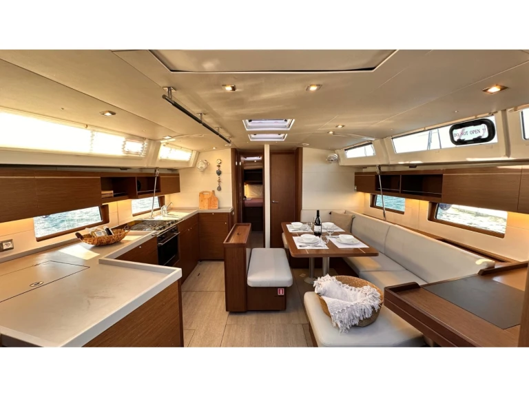 Location bateau Bénéteau Oceanis 46.1 à Plataniás sur Samboat