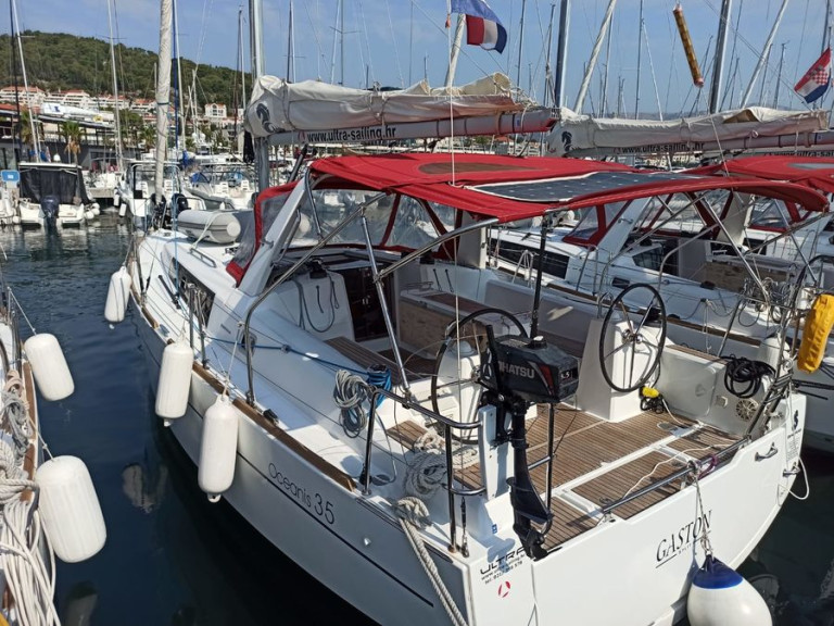 Louez un Bénéteau Oceanis 35 à Split