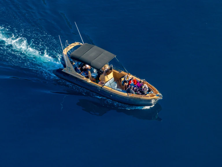 Semi-rigide à louer à Marina Frapa Dubrovnik au meilleur prix
