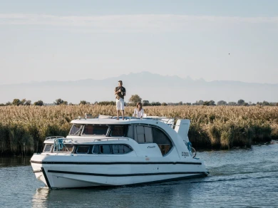 Luxury Yacht hire in Casale sul Sile - Houseboat Holidays Italia S.R.L. Minuetto 6
