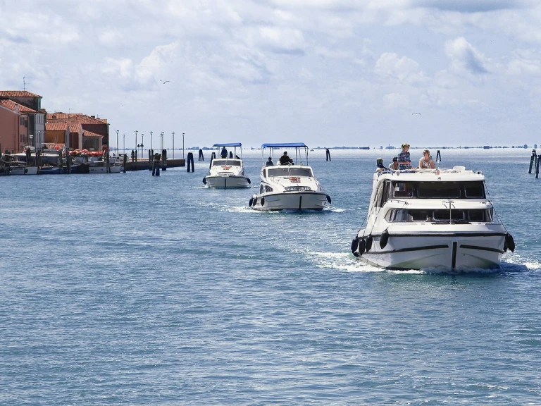 Location Yacht à Casale sul Sile - Houseboat Holidays Italia S.R.L. Minuetto 6
