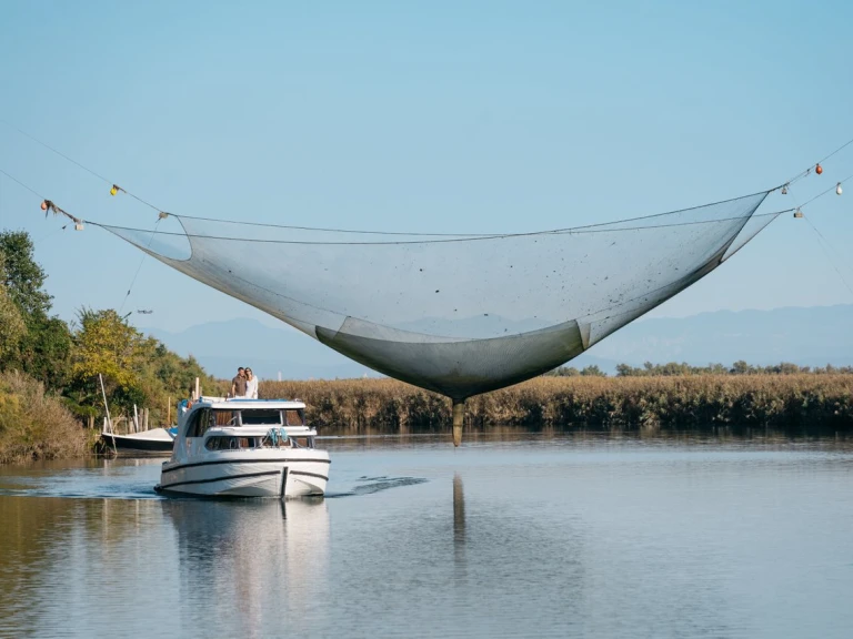 Location bateau Houseboat Holidays Italia S.R.L. Minuetto 6 à Casale sul Sile sur Samboat