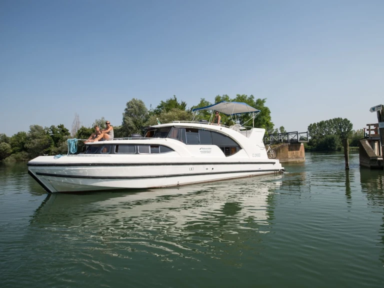 Location Yacht Houseboat Holidays Italia S.R.L. avec permis