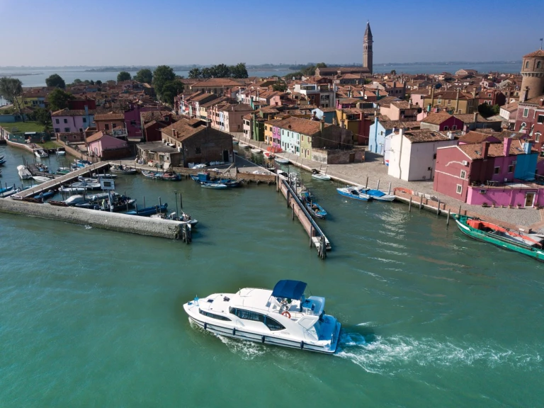 Location Yacht Houseboat Holidays Italia S.R.L. avec permis