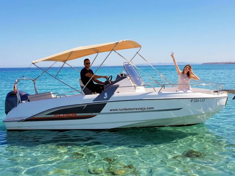 Louer Bateau à moteur avec ou sans skipper Invictus  à Torrevieja