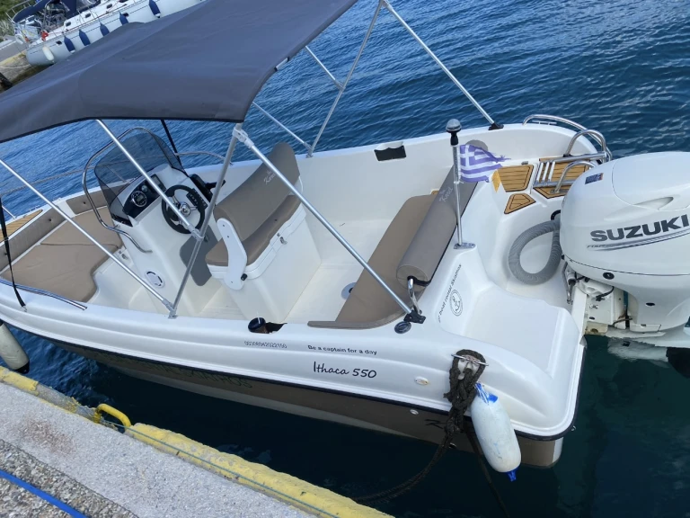 Location Bateau à moteur Karel avec permis