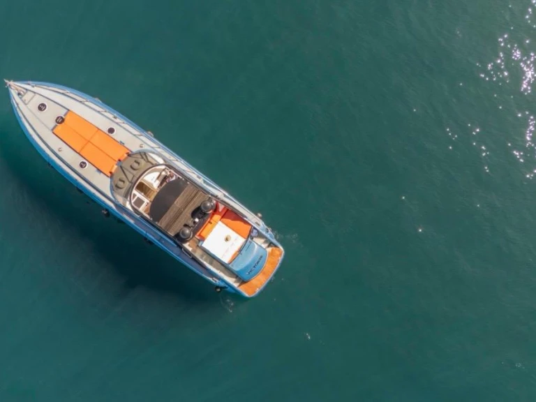 Location bateau Sunseeker Predator 63 à Saint-Tropez sur Samboat