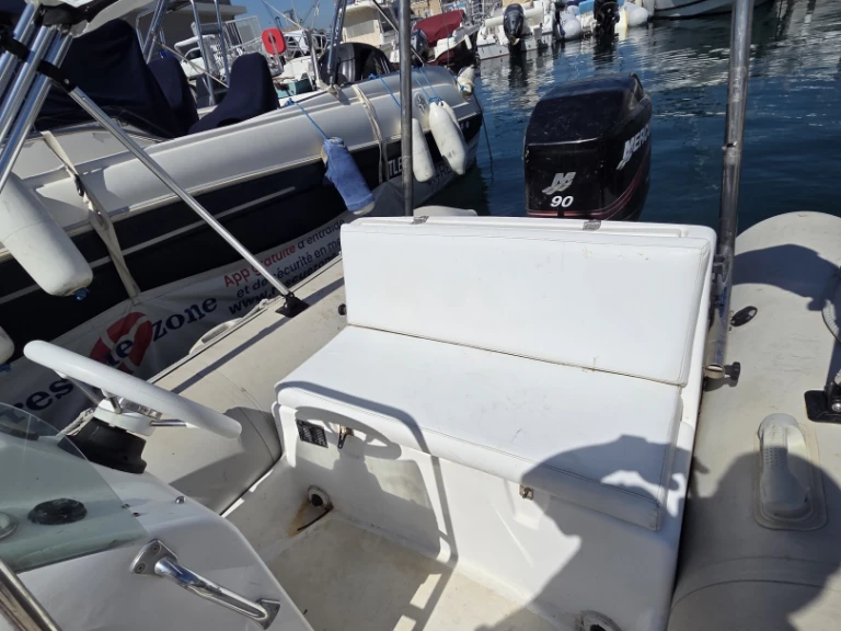 Louez un Zodiac International à Toulon