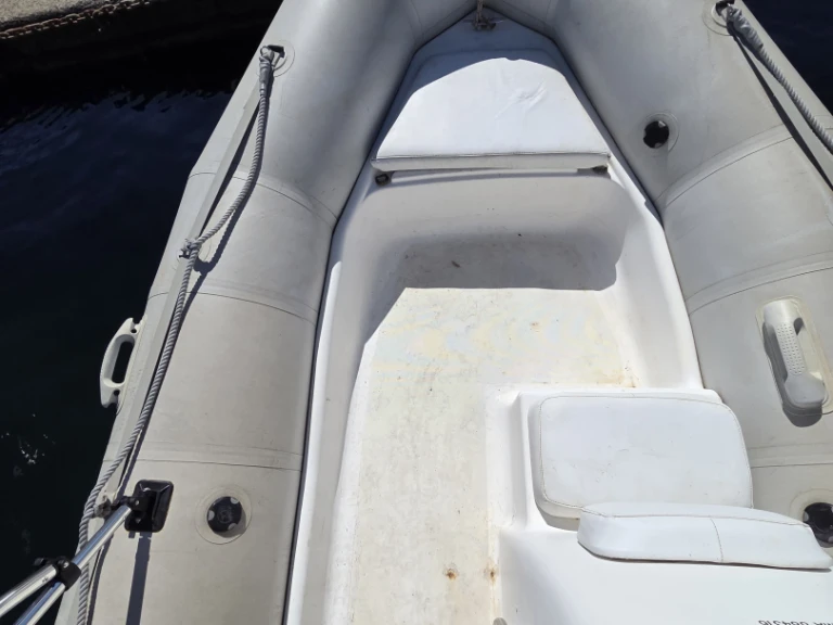 Location bateau Toulon pas cher International