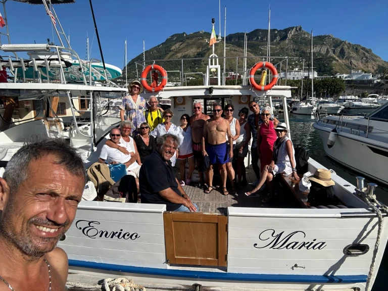 Custom Gozzo42 a louer à Porto di Forio