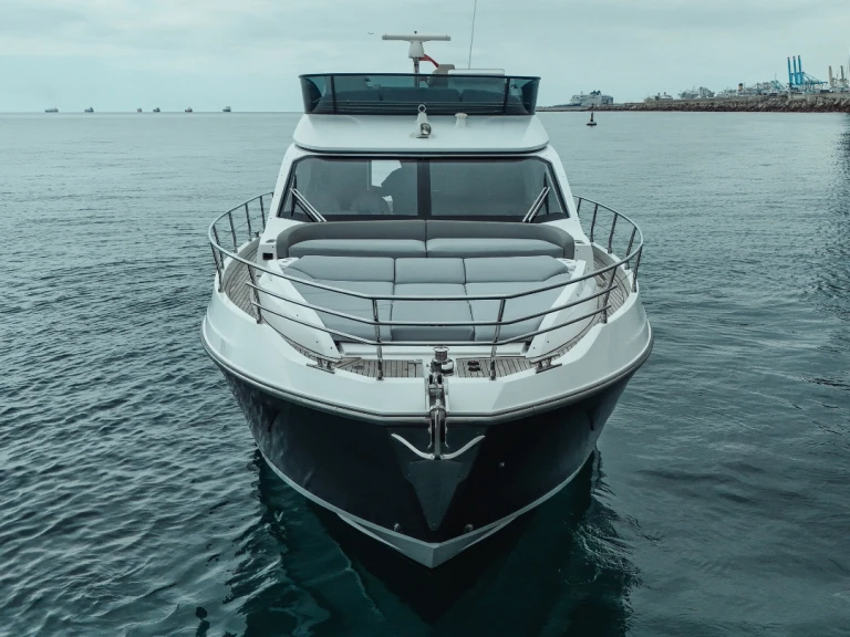 Louer Bateau à moteur avec ou sans skipper Azimut à Palma de Majorque