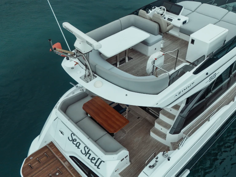 Location Bateau à moteur Azimut avec permis