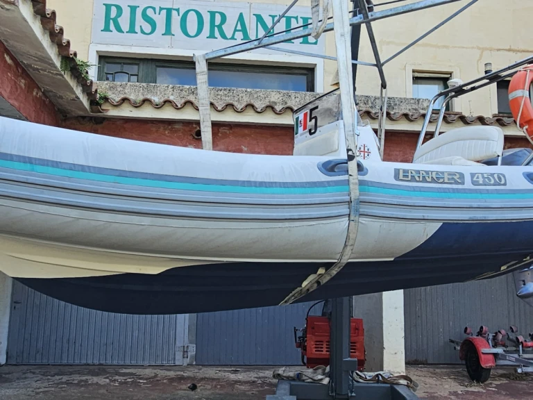 Louez un Capelli Lancer 480 à La Maddalena