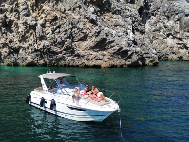 Jeanneau Leader 8 a louer à Marina de Tróia