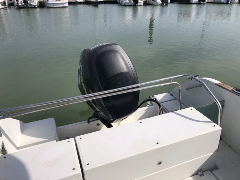 Location Bateau à moteur Jeanneau avec permis