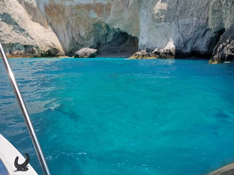 Location à Kerí - Poseidon Blu Water 170 sur SamBoat