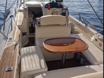Location bateau Capelli Tempest 900 Cabine à Naples sur Samboat