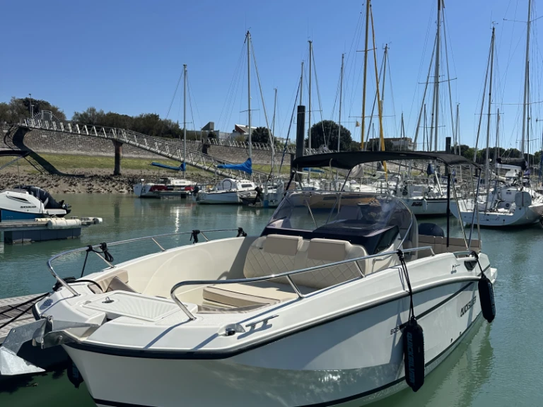 Louer Bateau à moteur avec ou sans skipper Quicksilver à Port des Minimes