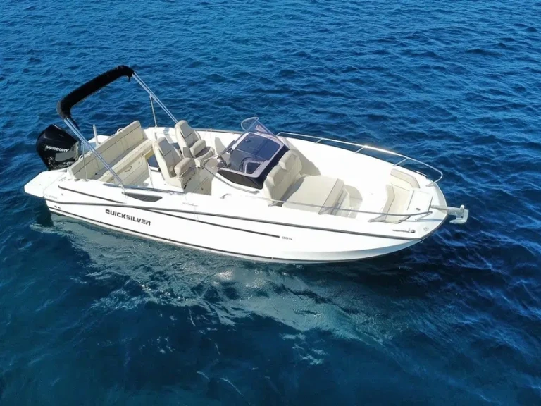 Bateau à moteur à louer à Port des Minimes au meilleur prix