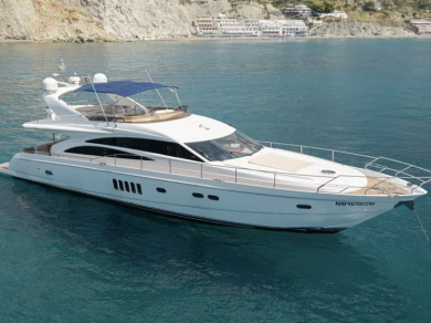 Noleggiare una Princess Princess 67 Fly a Castellammare di Stabia