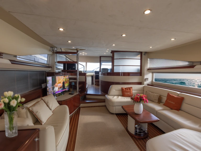 Location bateau Castellammare di Stabia pas cher Princess 67 Fly