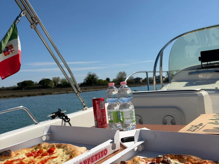 Location bateau San Giuliano - Venezia pas cher Saver 690 Open