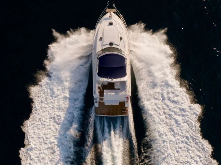 Location Bateau à moteur FIRELANE  avec permis