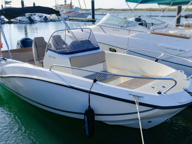 Louer Bateau à moteur avec ou sans skipper Quicksilver à Cambrils