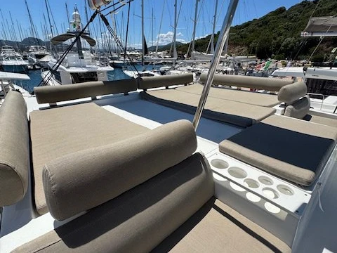 Location bateau Portisco pas cher Bali Catspace Voile