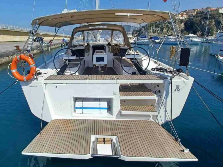 Location bateau Dufour Dufour 430 à Rodi Garganico sur Samboat