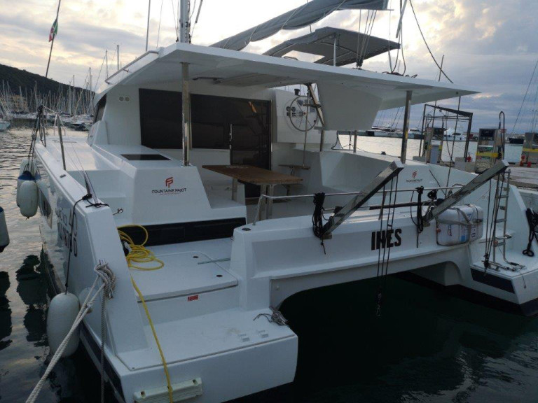 Location bateau Fountaine Pajot Lucia 40 à Portisco sur Samboat