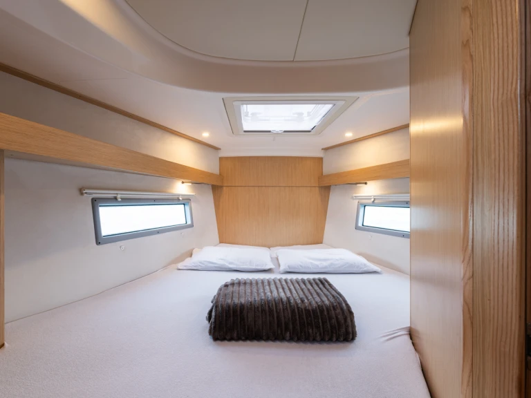 Bavaria Bavaria C38 a louer à Néa Péramos