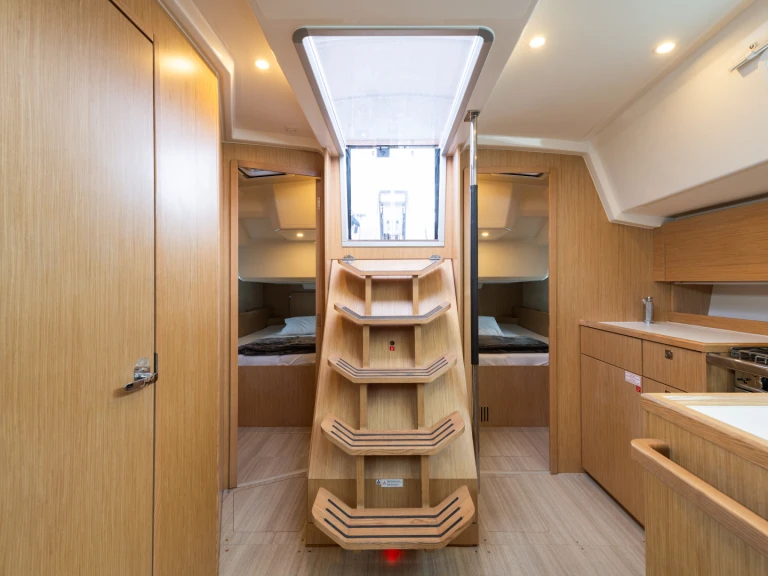 Location à Néa Péramos - Bavaria Bavaria C38 sur SamBoat