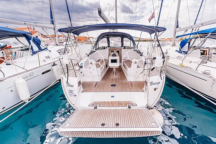 Louez un Bavaria Cruiser 37 à Betina