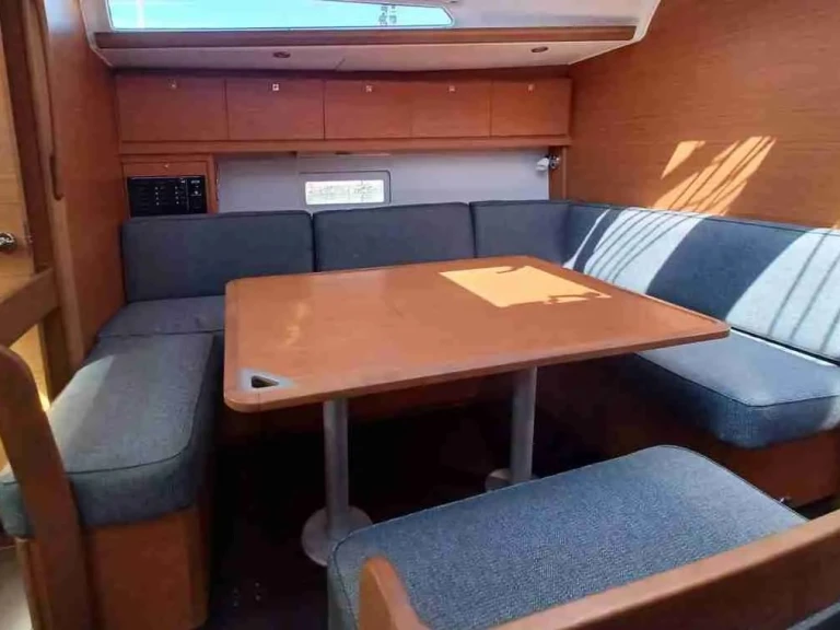 Location bateau Dufour Dufour 430 à Rodi Garganico sur Samboat