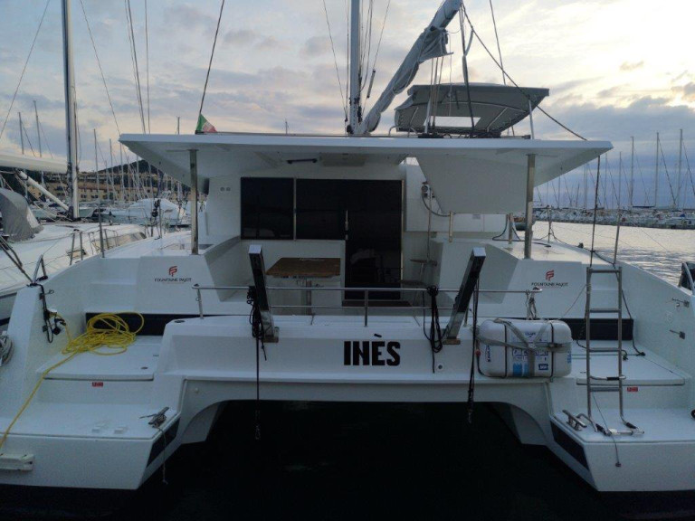 Fountaine Pajot Lucia 40 a louer à Portisco