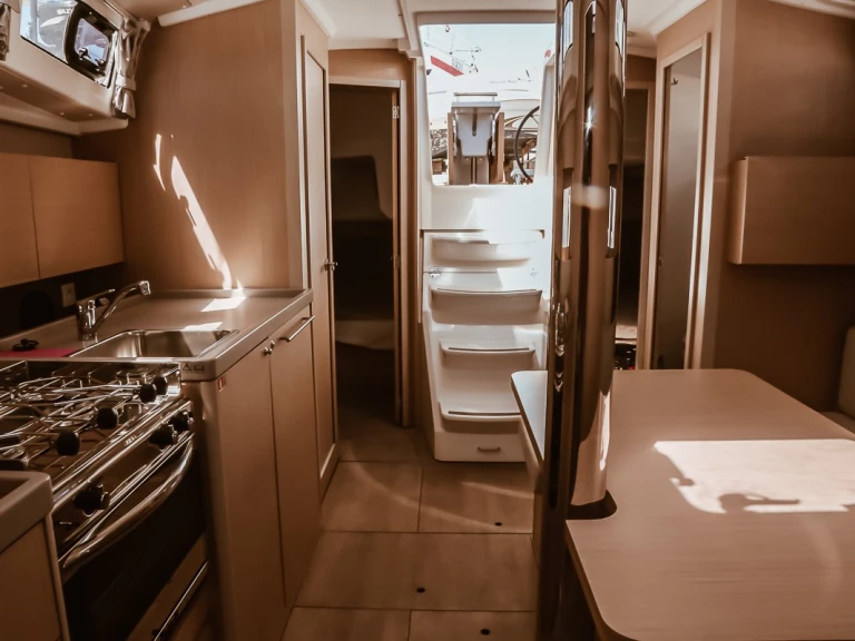 Location bateau Bénéteau Oceanis 38.1 à Punta Ala sur Samboat