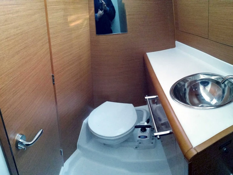 Jeanneau Sun Odyssey 449 a louer à Agropoli