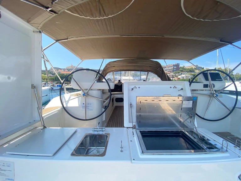 Location à Milazzo - Dufour Dufour 520 Grand Large sur SamBoat