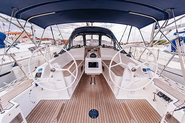 Bavaria Cruiser 37 a louer à Betina