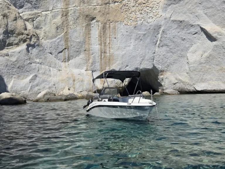 Location bateau Isatek Cobra 495 à Mílos sur Samboat