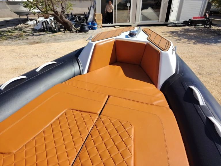 Louer Semi-rigide avec ou sans skipper Tiger à Bormes-les-Mimosas