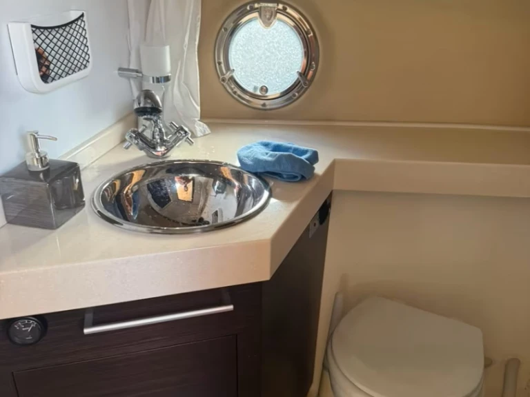 Location Bateau à moteur à Gaeta - Cranchi Zaffiro 32