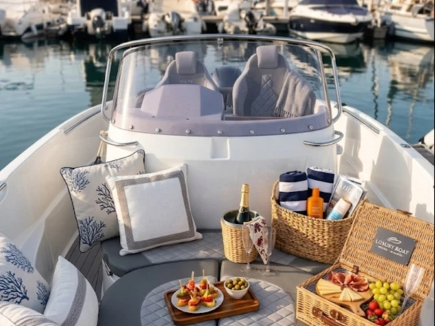 Location Bateau à moteur AQUA avec permis