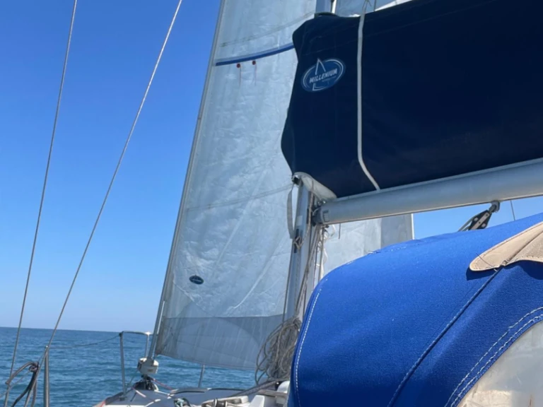 Location bateau Bénéteau First 260 Spirit à Marina di Portorosa sur Samboat